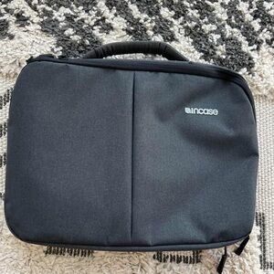 Incase Reform Tensaerlite Laptop Travel Bag 13"